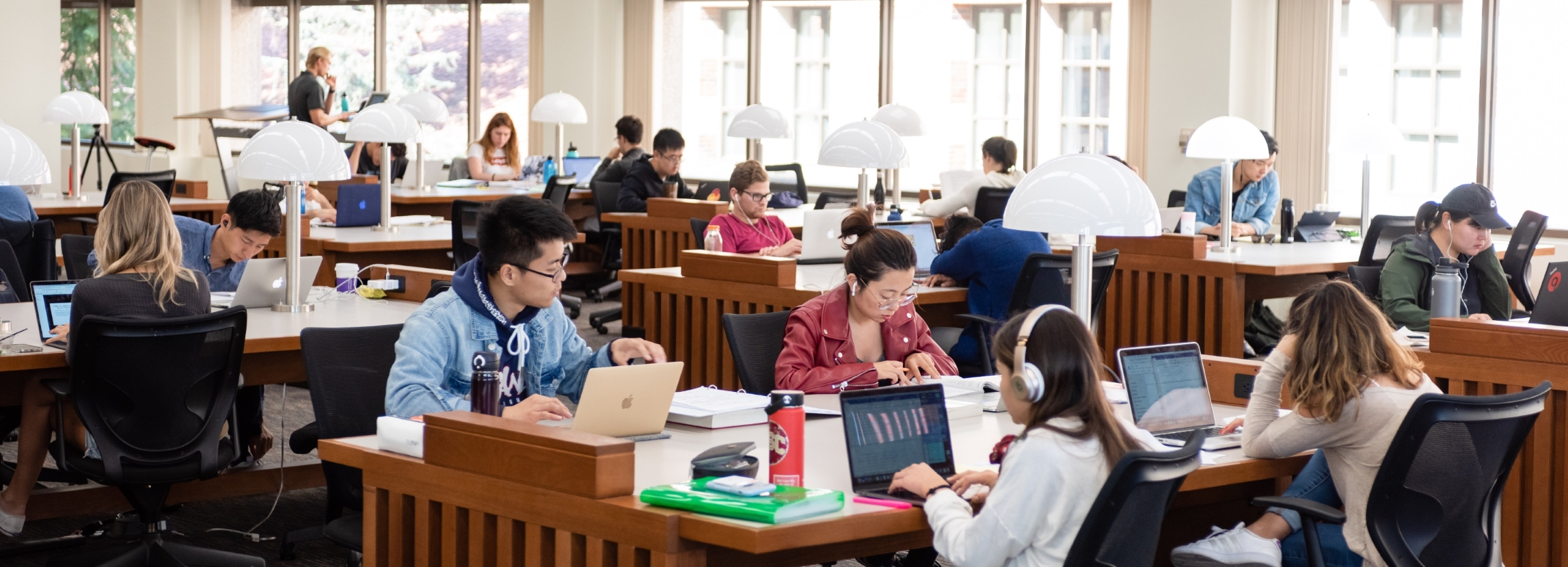 Students studying in the GSL Law Library.