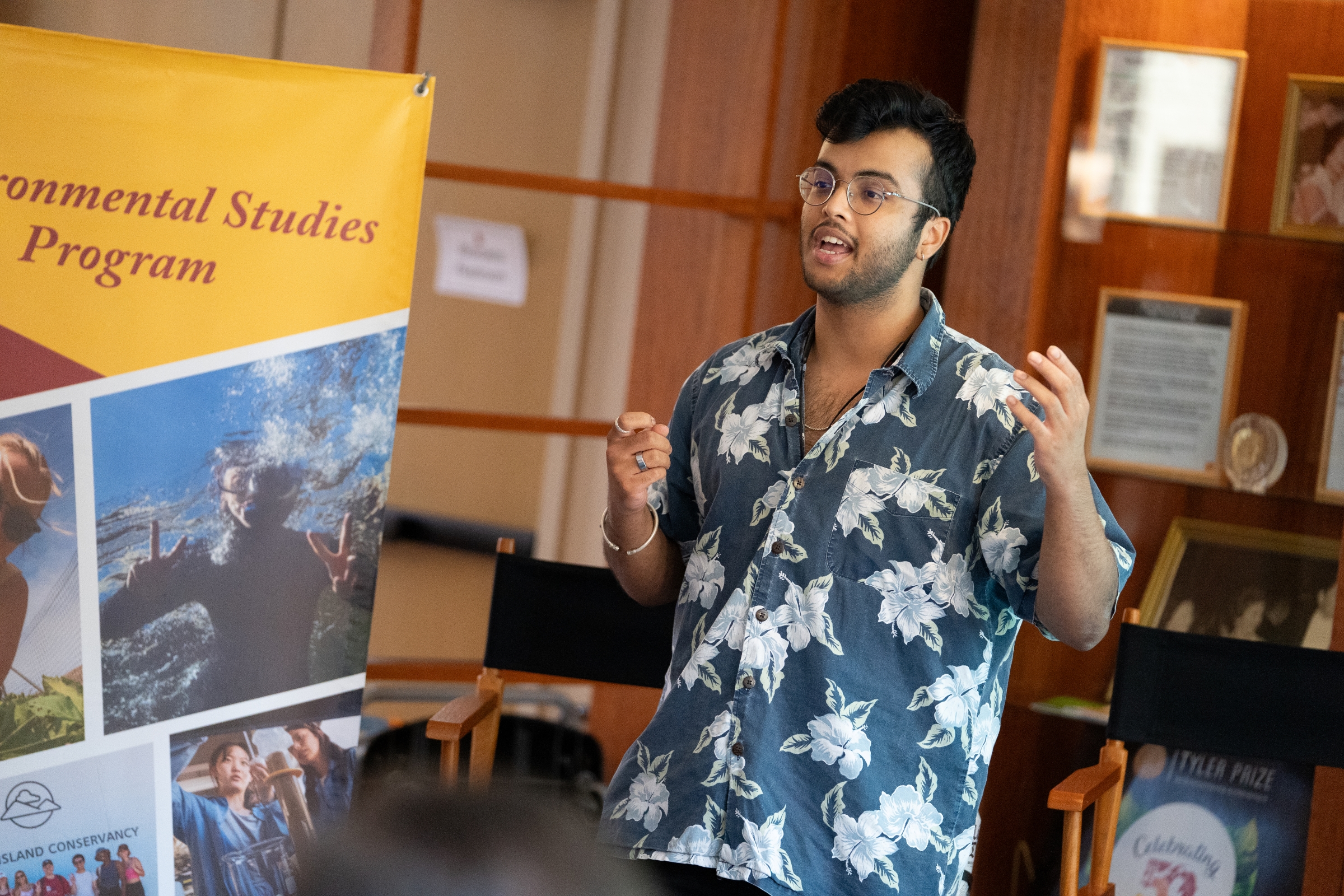 A USC student gives a presentation during Trojan Family Weekend.
