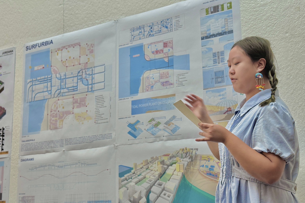 Rachel Wang presenting her project, "The Flowscape".